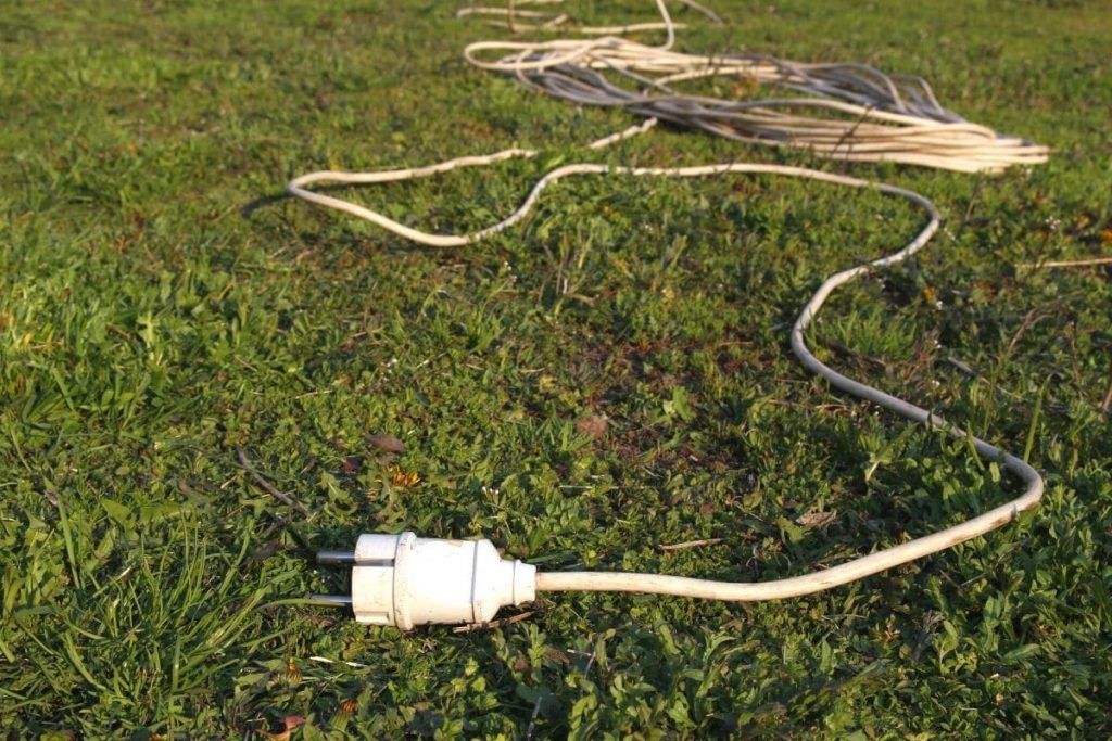Cómo: tender usted mismo los cables de corriente en el jardín