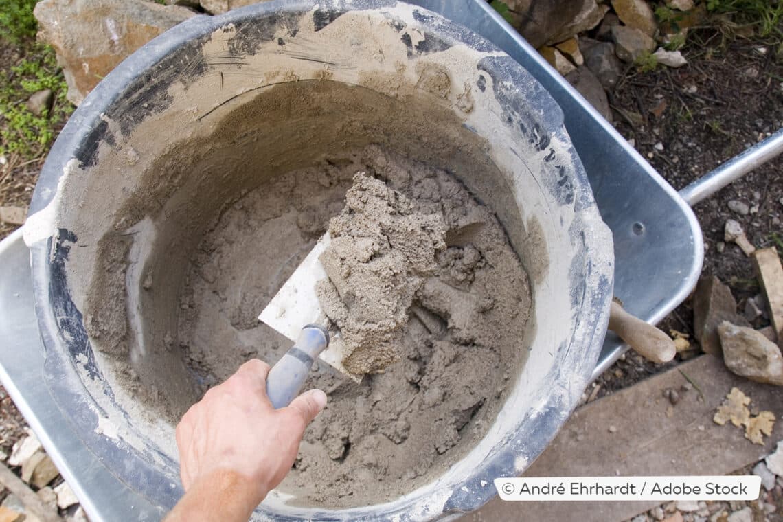 Eliminar correctamente los restos de cemento/hormigón del pavimento