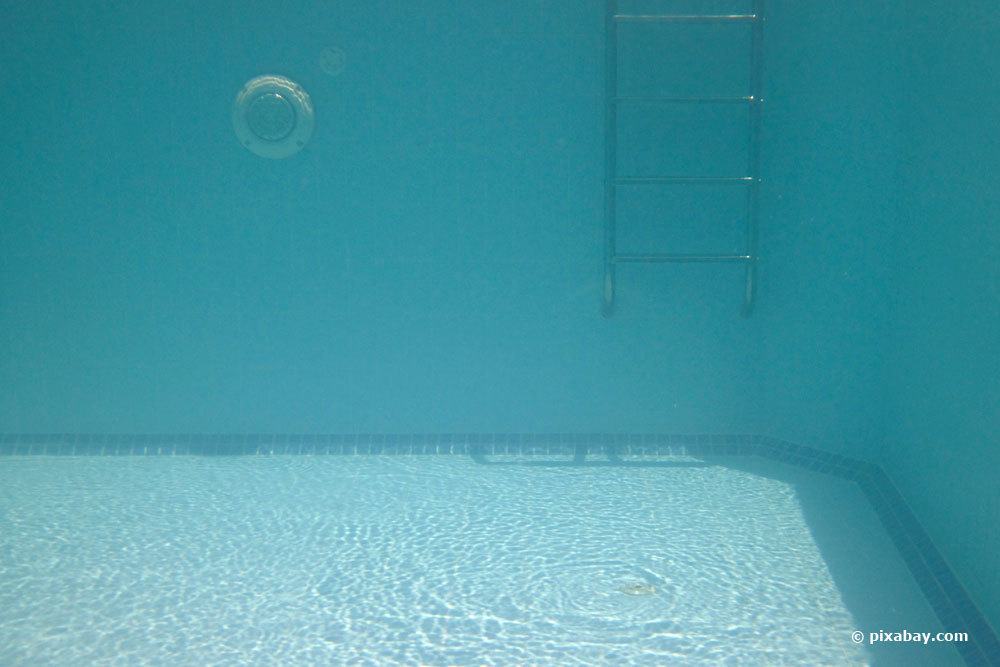 Filtrar arena, filtrar vidrio o filtrar bolas: ¿cómo filtrar la piscina?