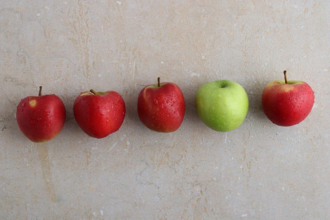 ¿Cuántos gramos pesa una manzana?