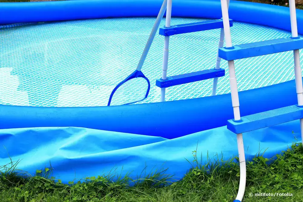 Gusanos y lombrices en el agua de la piscina: ¿qué hacer? | Errores en la piscina